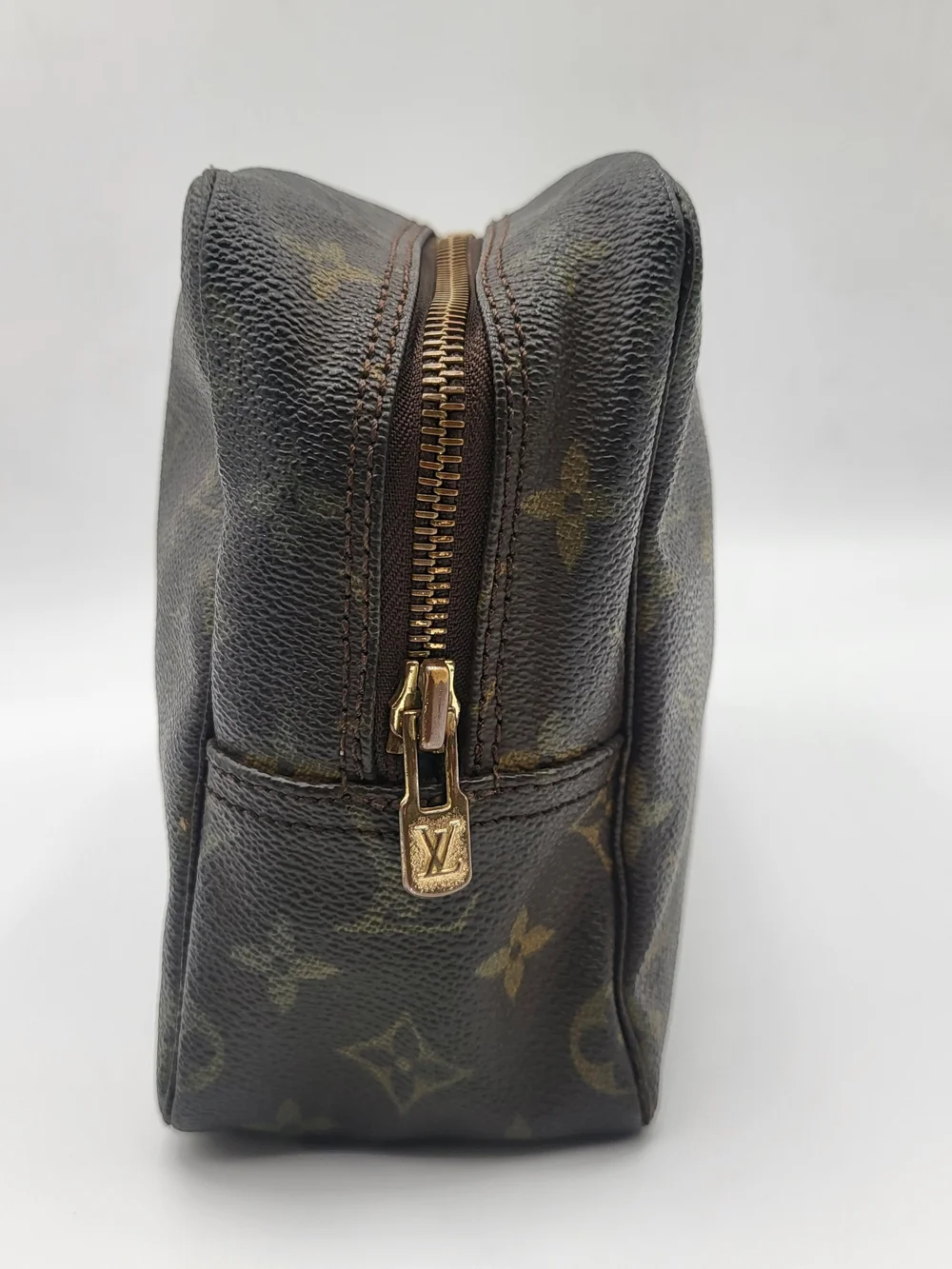 LOUIS VUITTON Monogram Trousse Toilette 28..Authentic Vintage ..